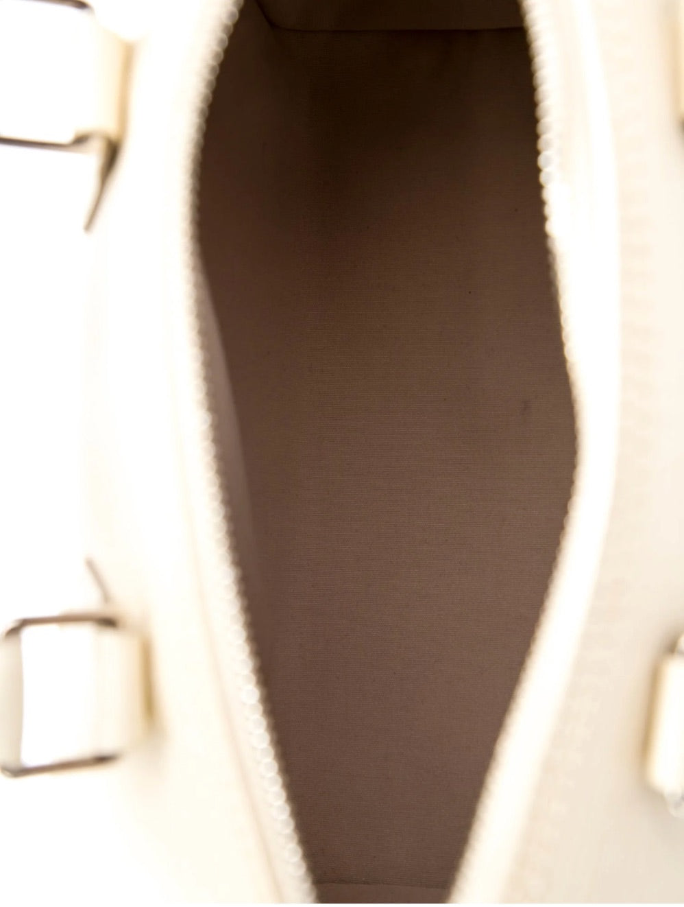 LV epi 25 ivory