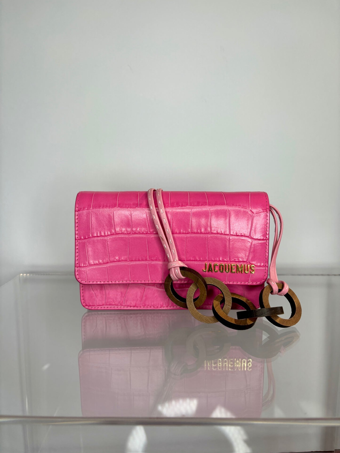 Jaquemus pink circle wood bag