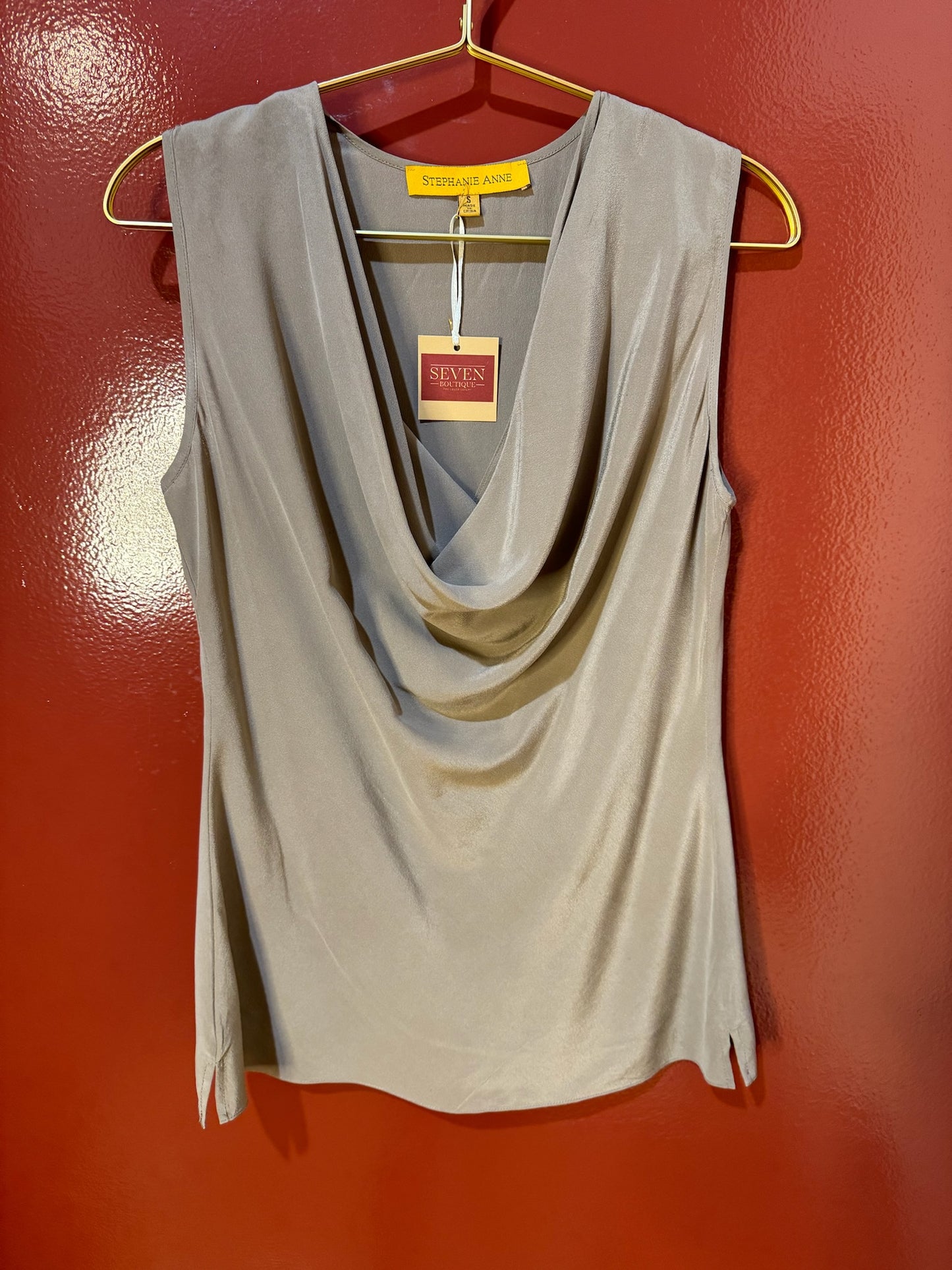Stephanie Anne cowlneck brown S