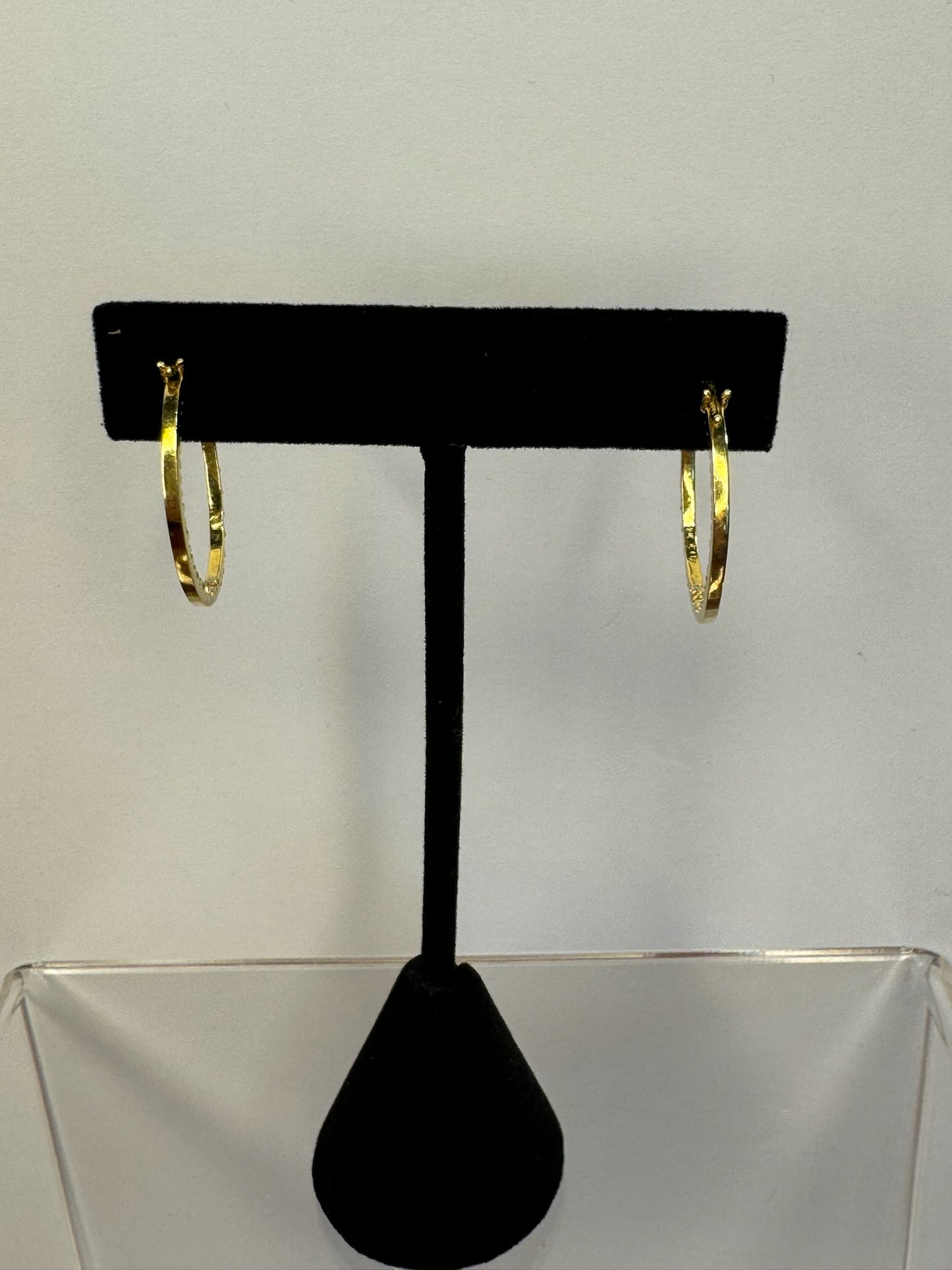 18K 0.35 CTW diam hoops