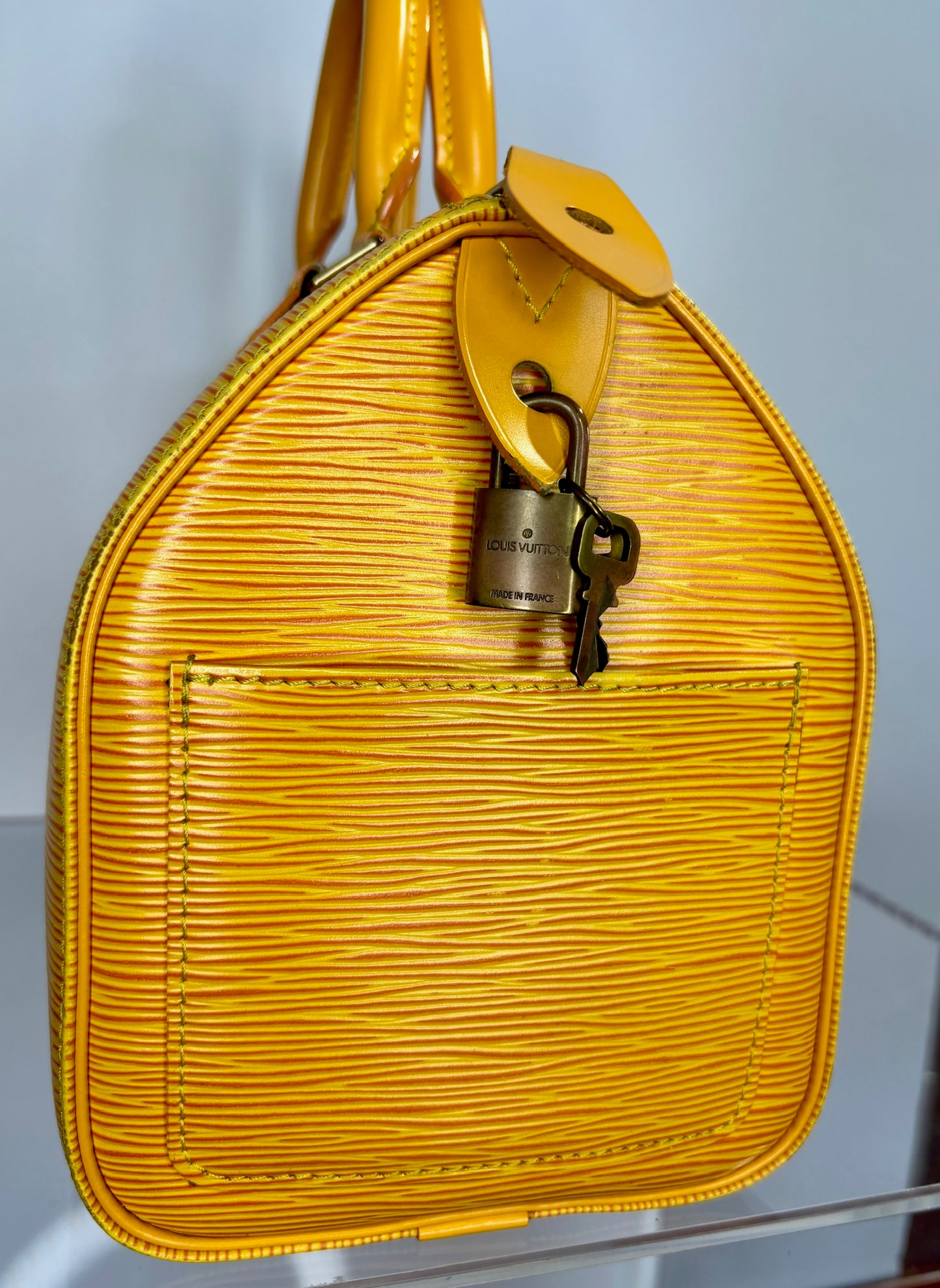 LV epi 25 yellow
