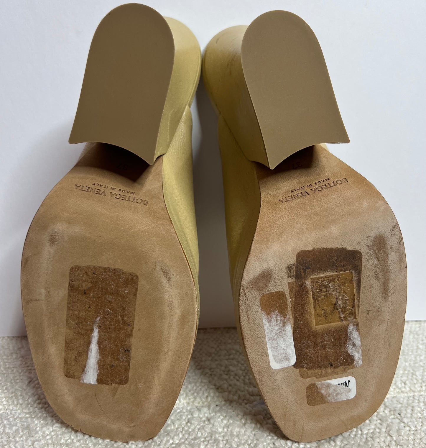 Bottega Venata Atomic Beige Mules 37