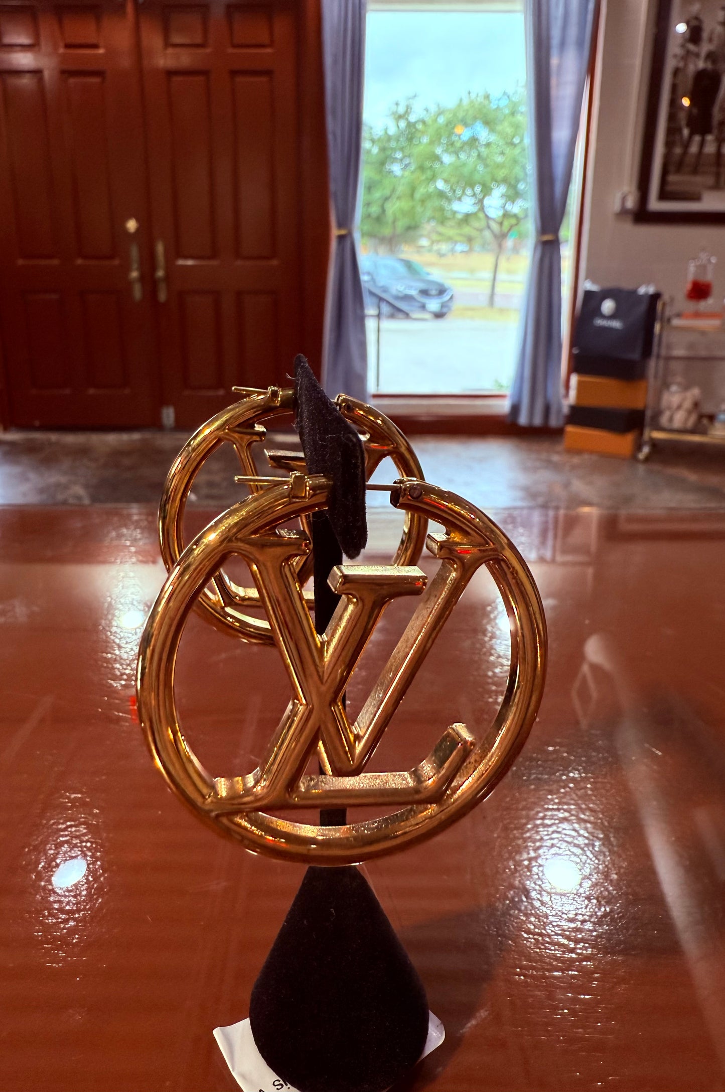 Louis Vuitton Earrings Gold
