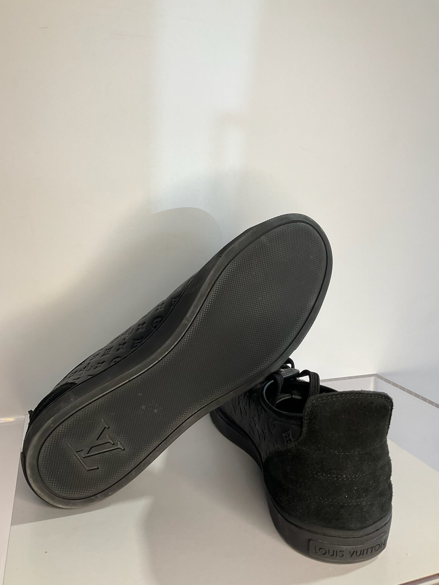 Louis Vuitton Black monogram Sneakers 40