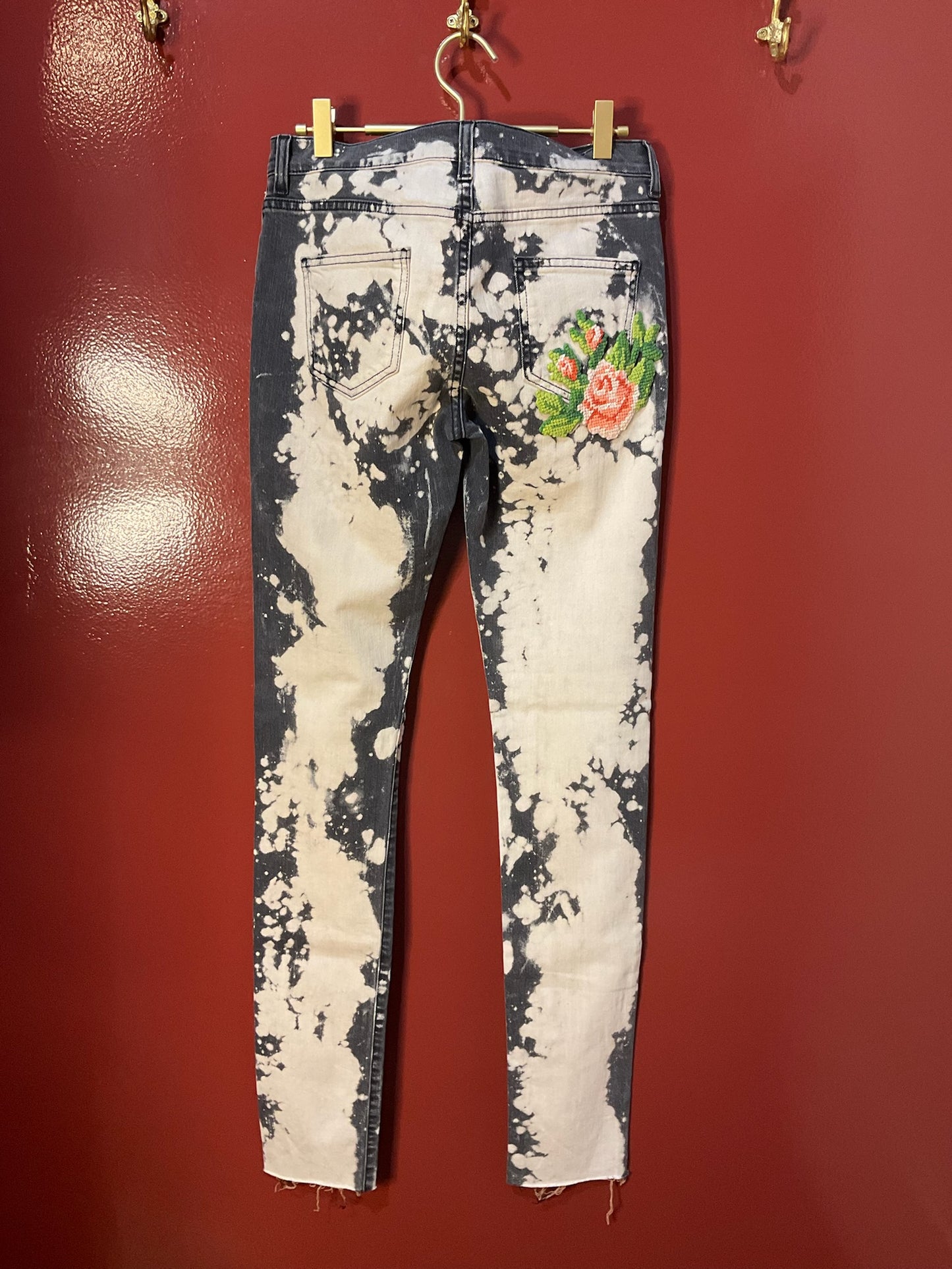 Gucci white wash/ Tie-dye jeans 2