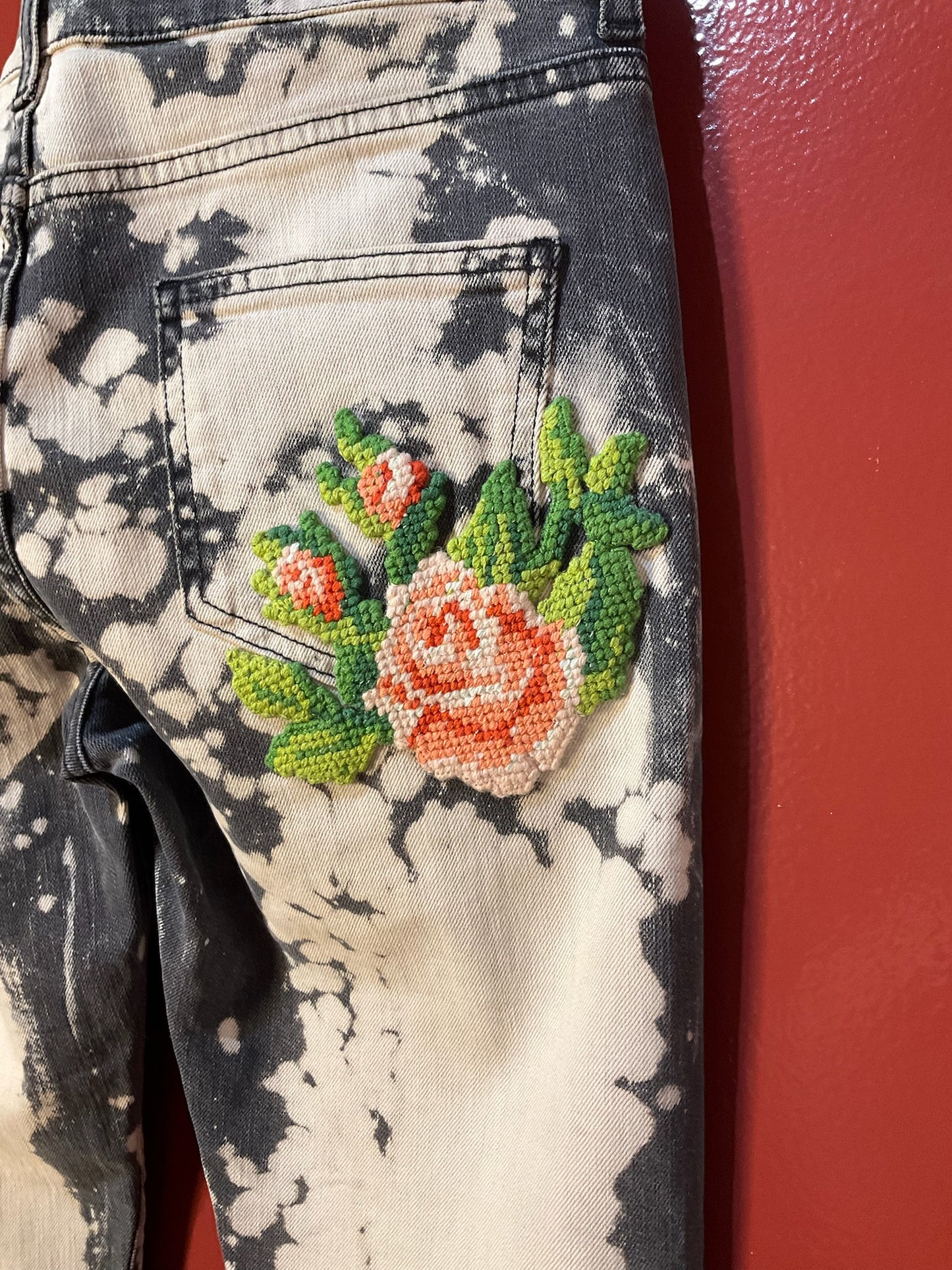Gucci white wash/ Tie-dye jeans 2