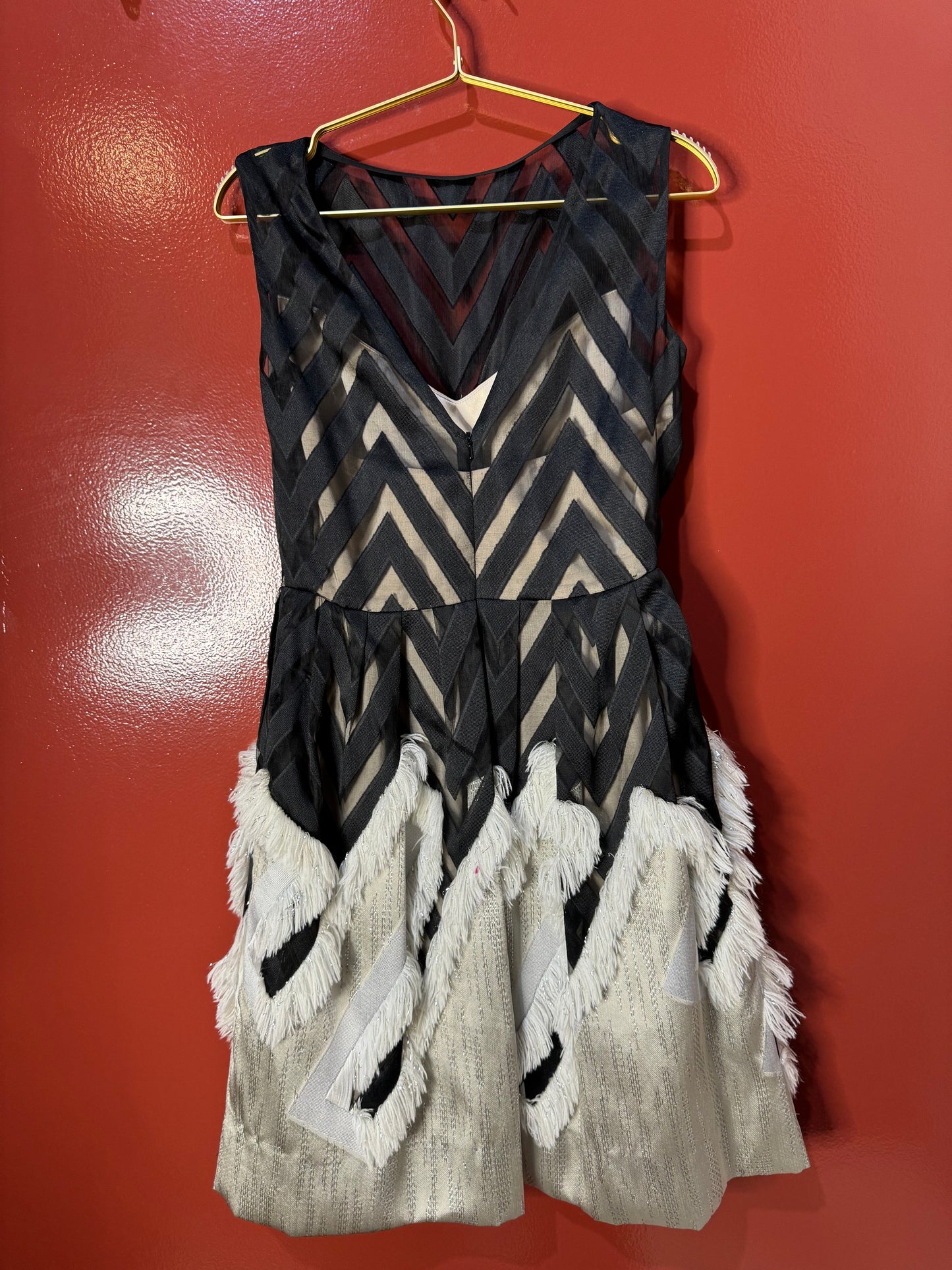 Lela Rose Knee Length Cap Sleeve Chevron Feather Dress S