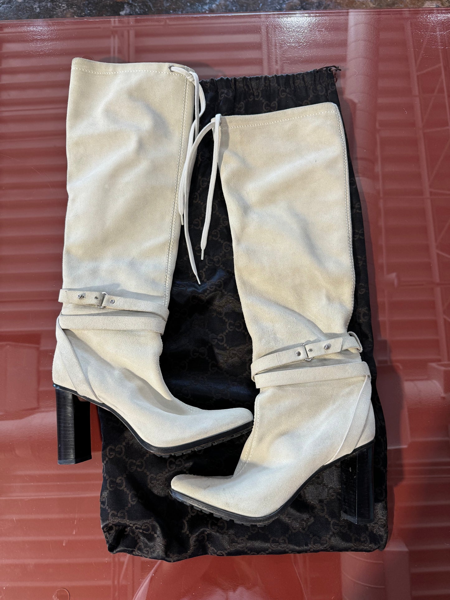 Gucci boots suede cream 7.5