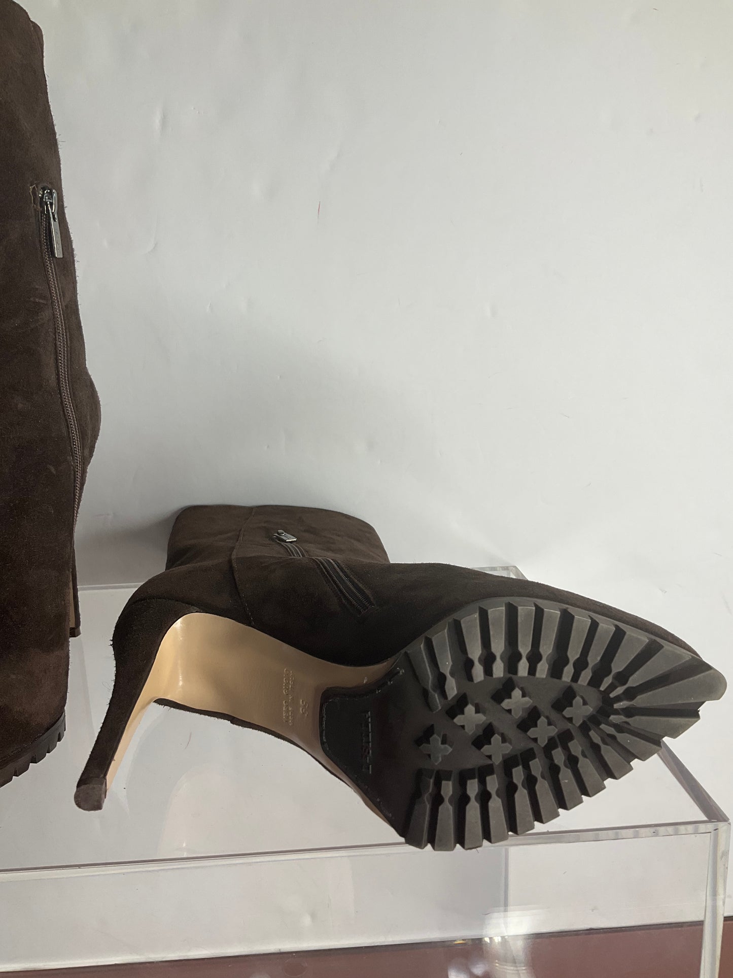 LeSilla Chocolate Brown Suede Boots size 39