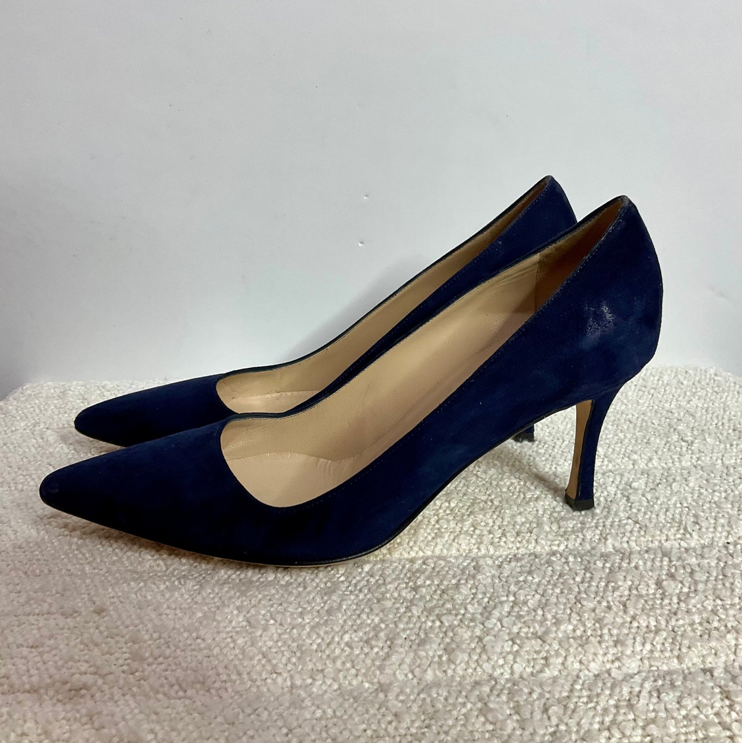 Monolo Blahnik Navy Pumps 38