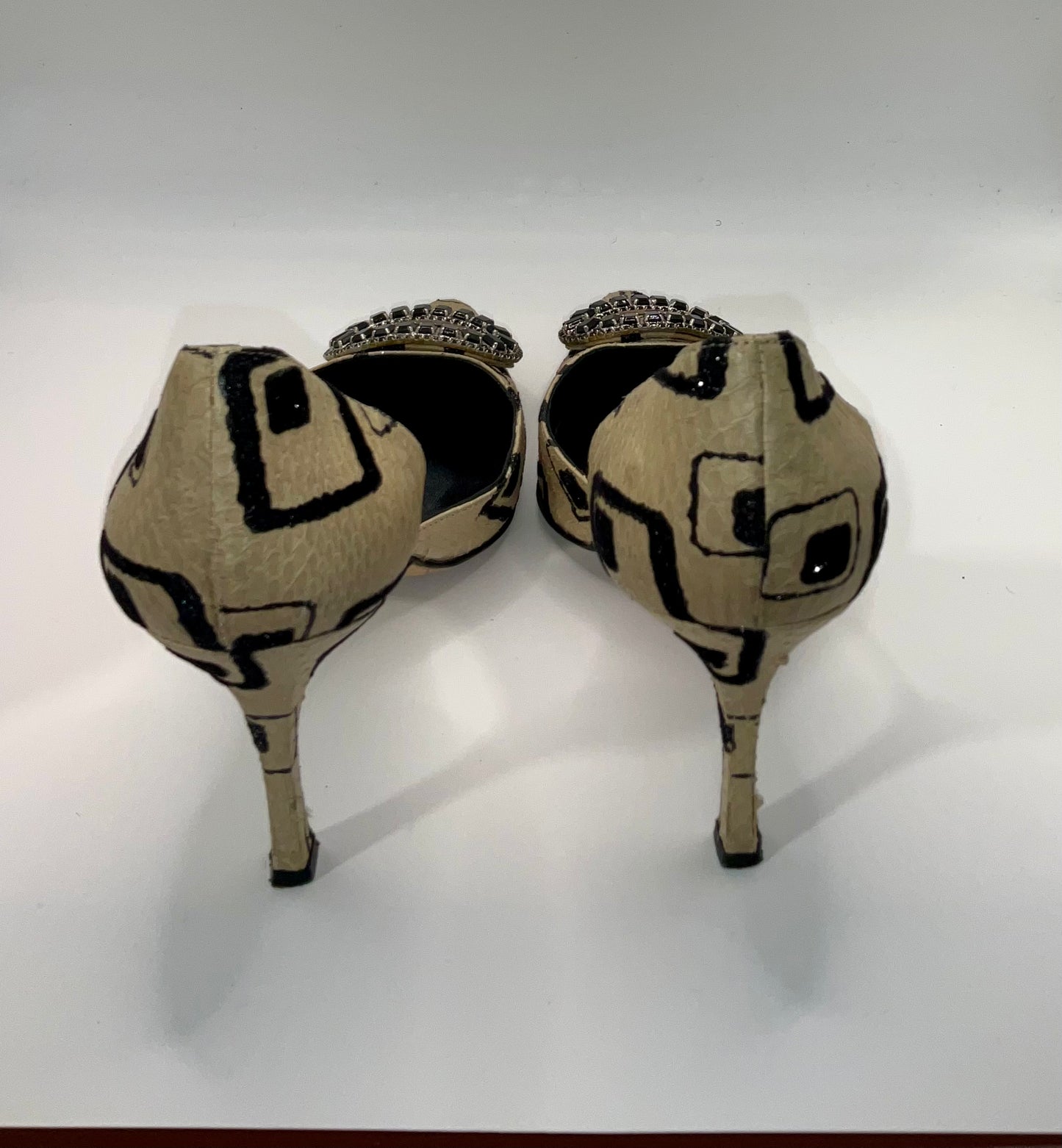 Manolo Blahnik Beige & Black Heels 36 1/2