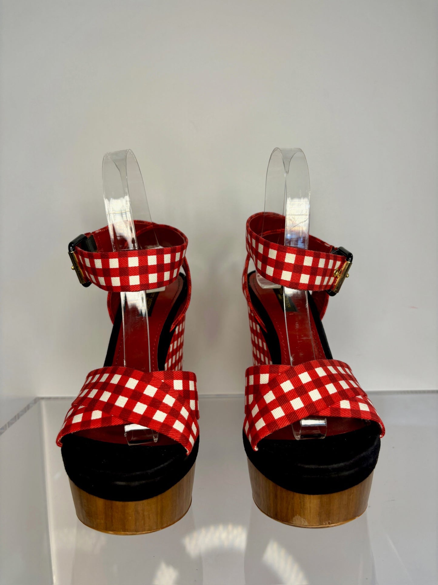 Louis Vuitton plat saNdals plaid 39
