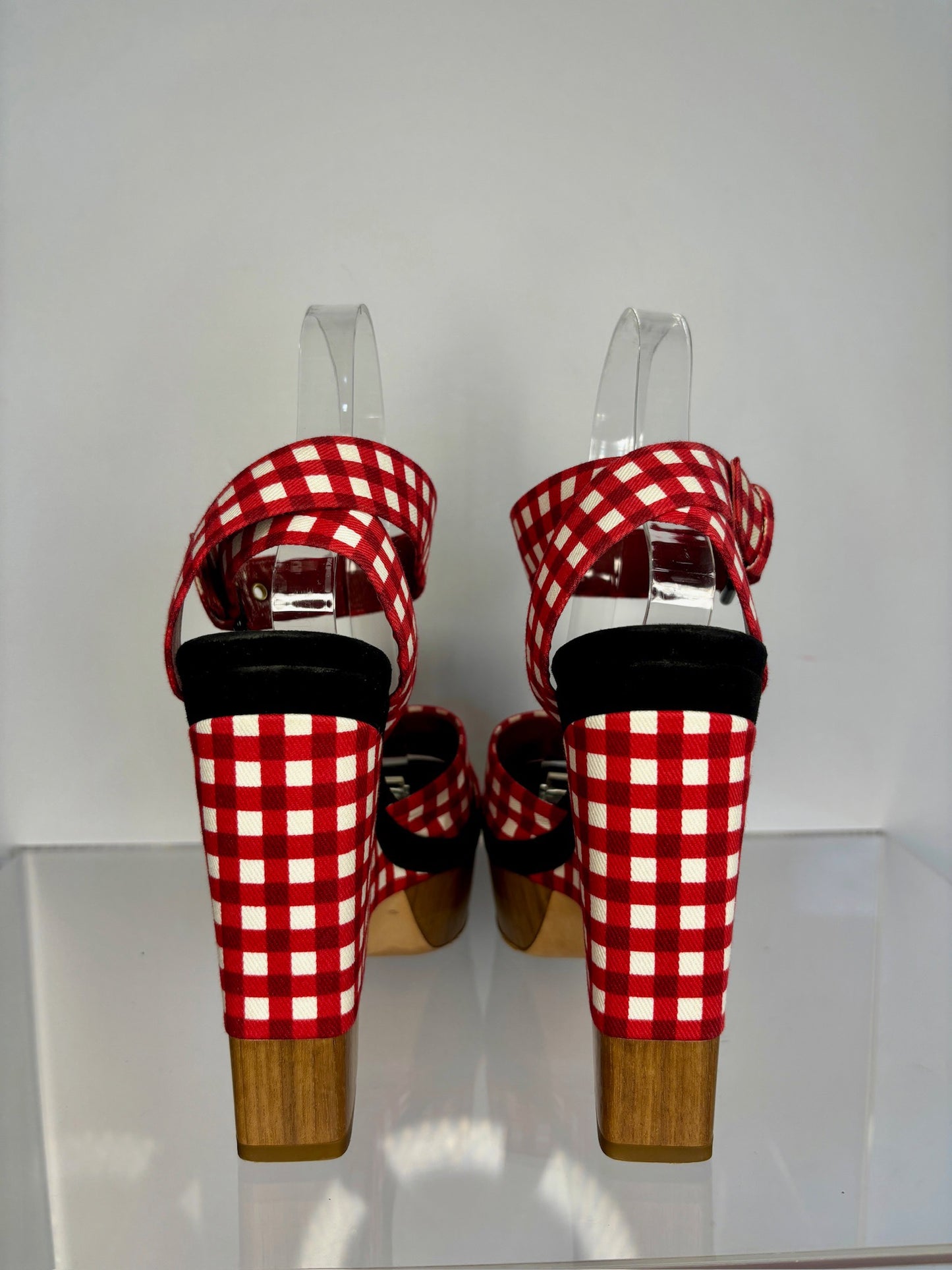 Louis Vuitton plat saNdals plaid 39