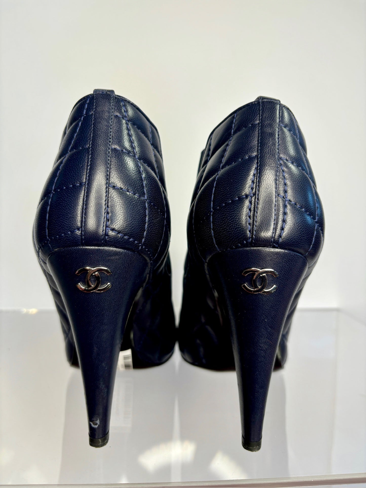 Chanel bootie quilted 38