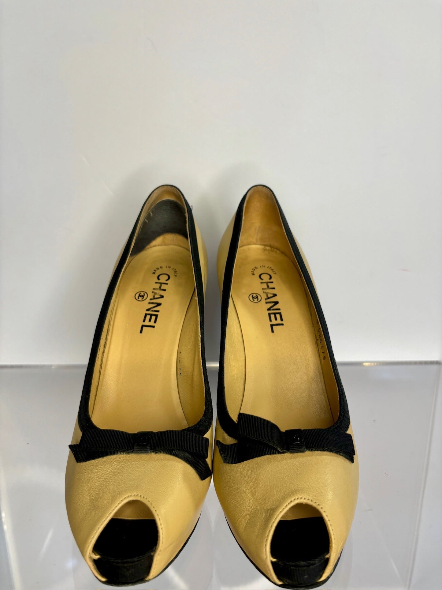 chanel heel plat livory/black 39