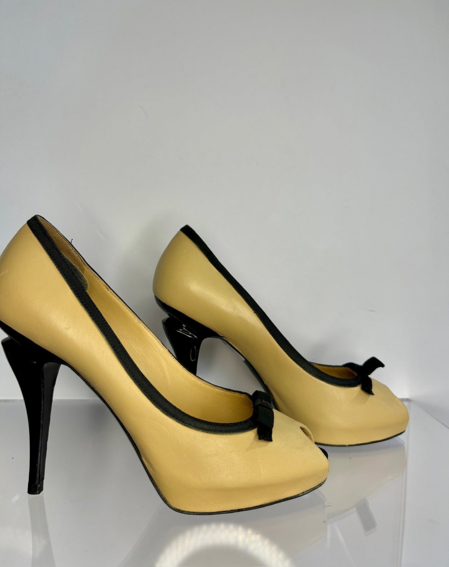 chanel heel plat livory/black 39