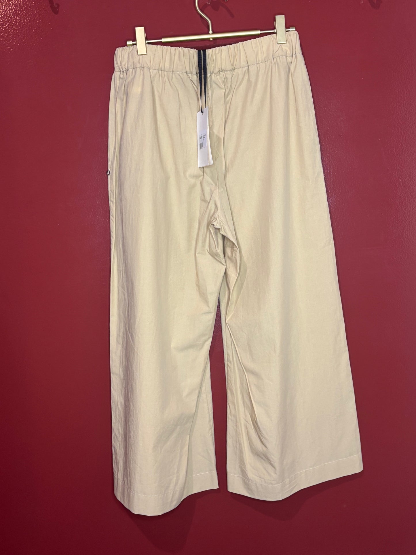Ottod Ame Khaki Capri Pants