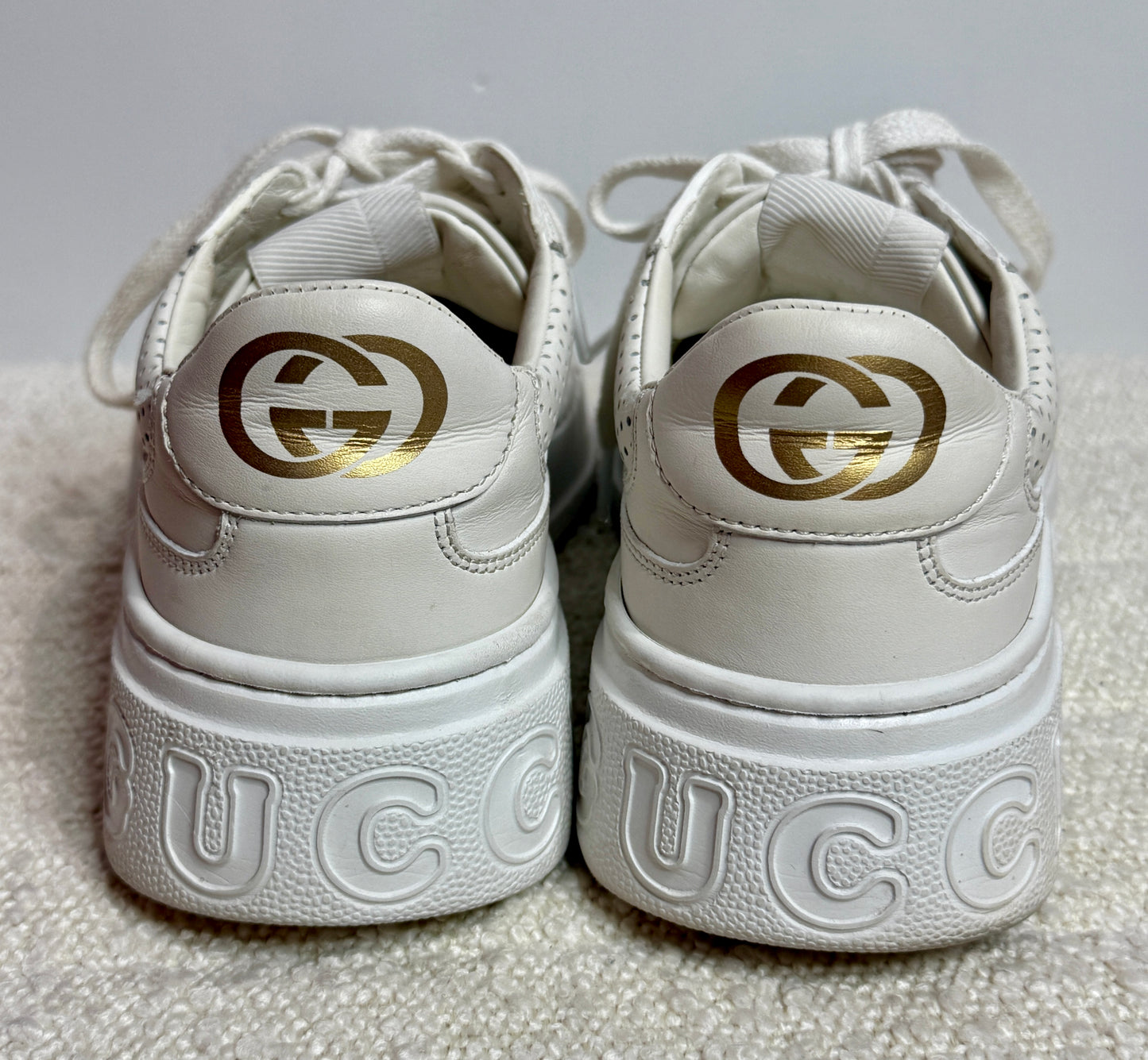Gucci Embossed Sneake 37.5