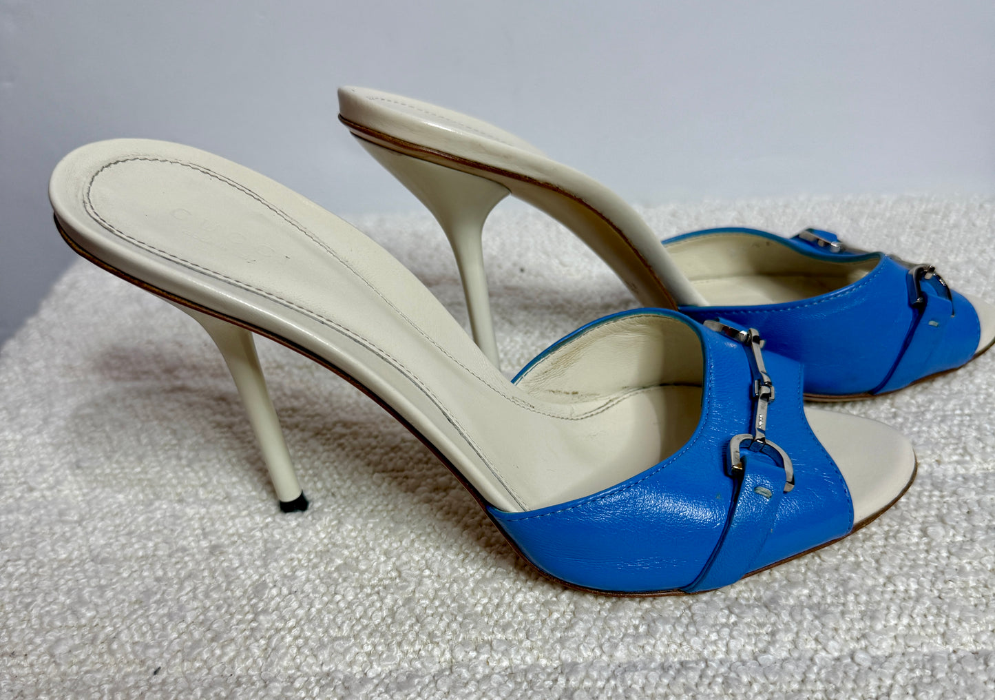 Gucci White and Blue Guccisima Horsebit Mules 38 1/2