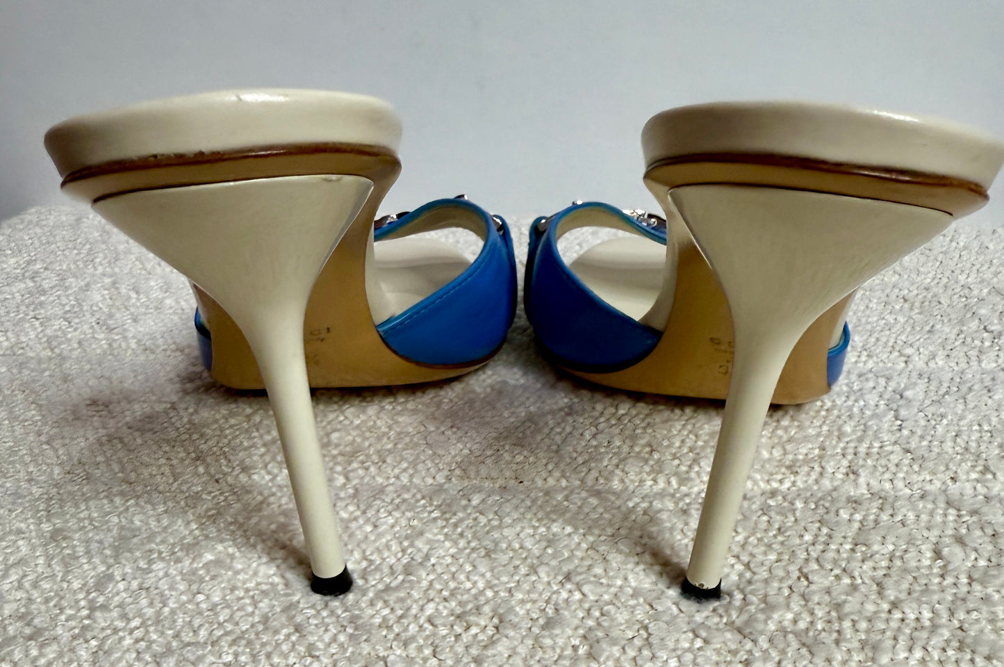 Gucci White and Blue Guccisima Horsebit Mules 38 1/2