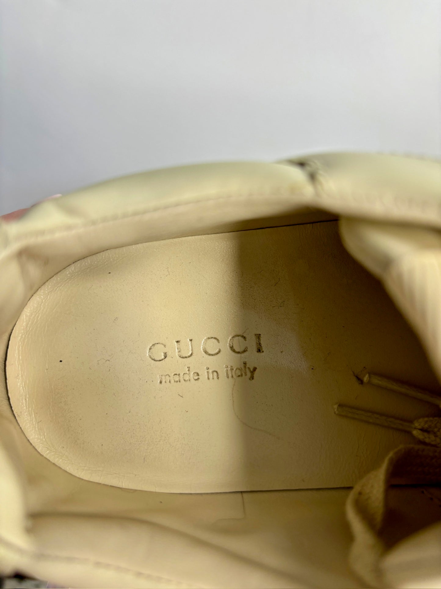 Women Gucci Logo Cream Leather Sneaker 38 1/2