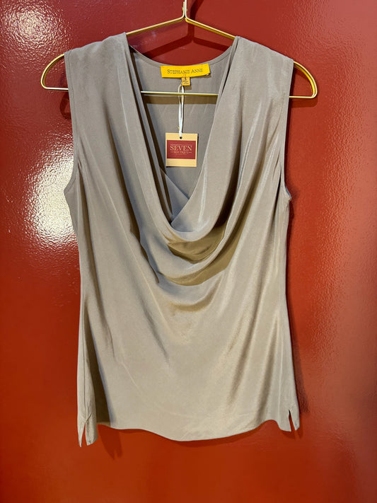 Stephanie Anne cowlneck brown S