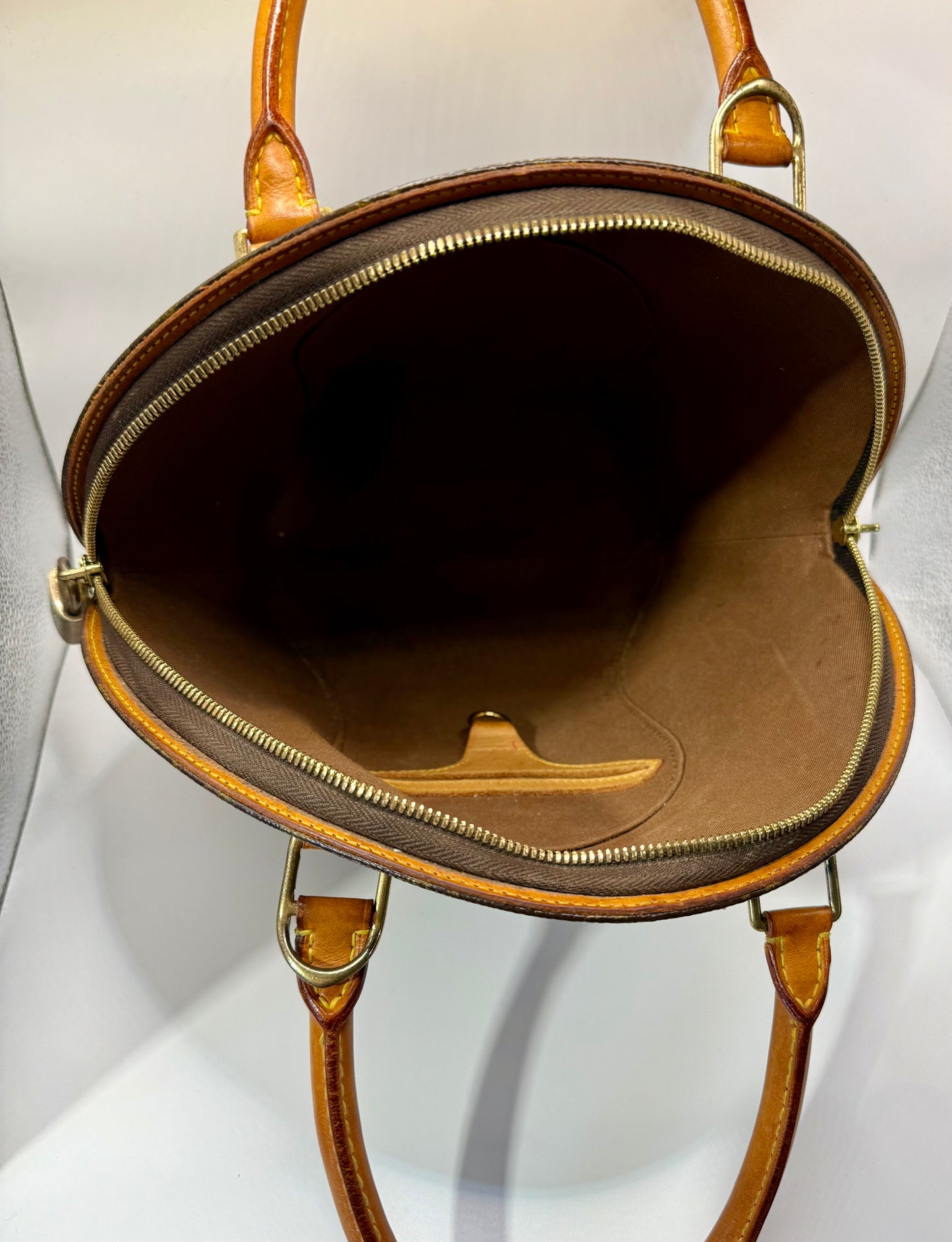 Louis Vuitton Ellipse Handbag