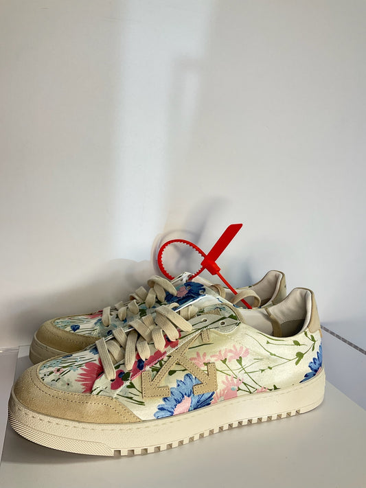 Off white sneakers 39