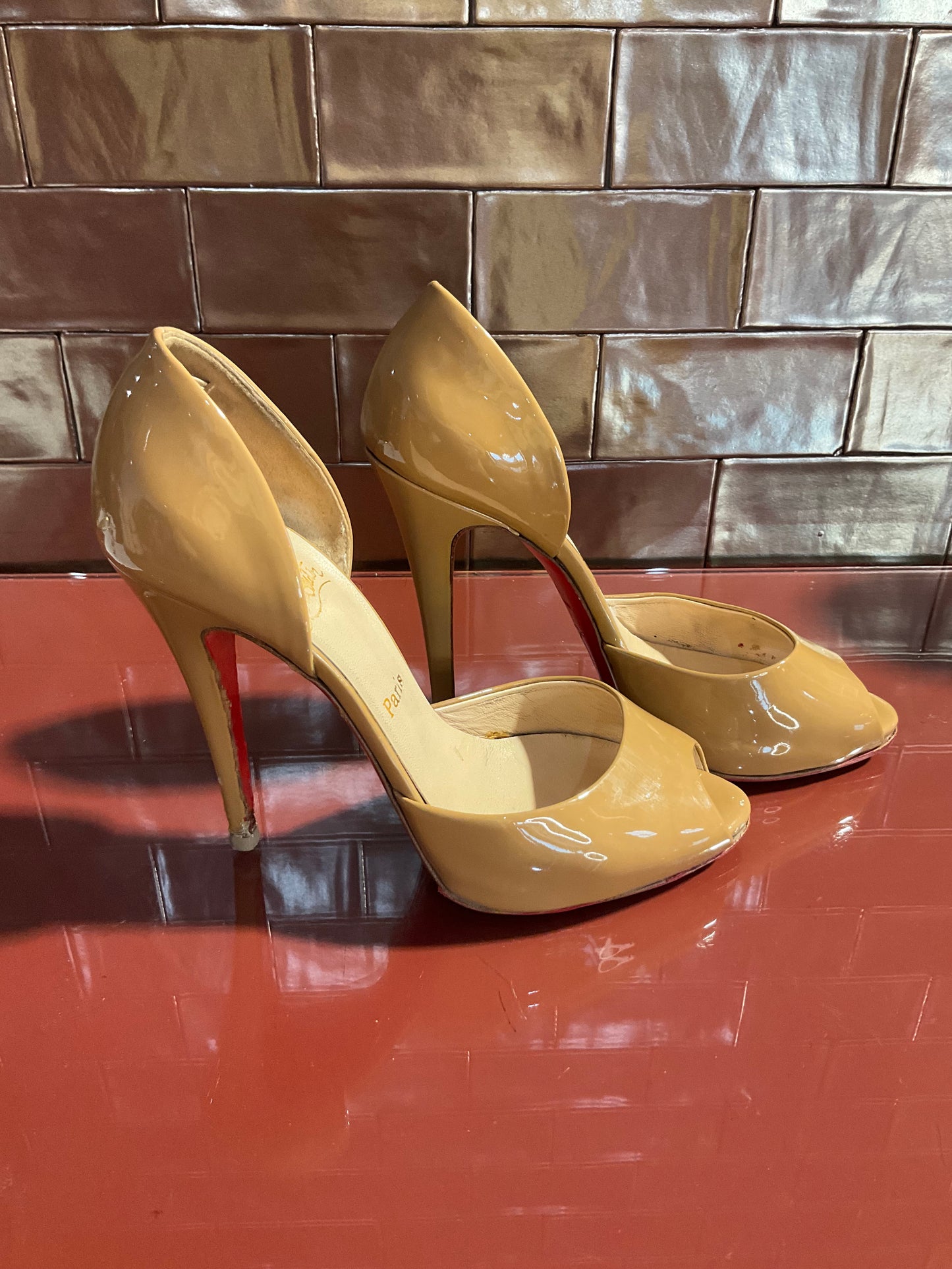 Christian Louboutin D'Orsay Pumps 38 $217