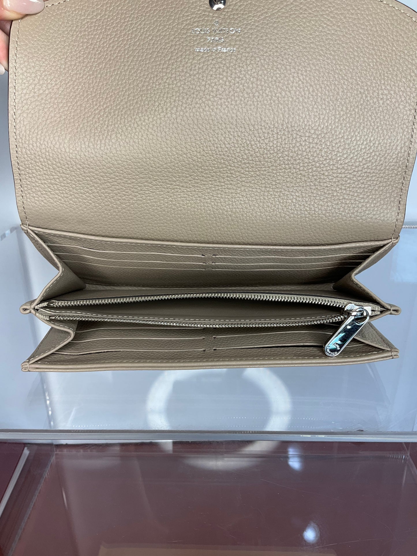 Louis Vuitton Mahina Portefeuille Long Wallet