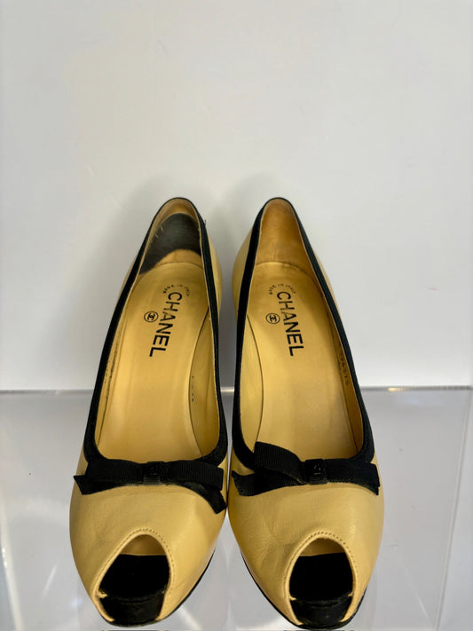 chanel heel plat livory/black 39