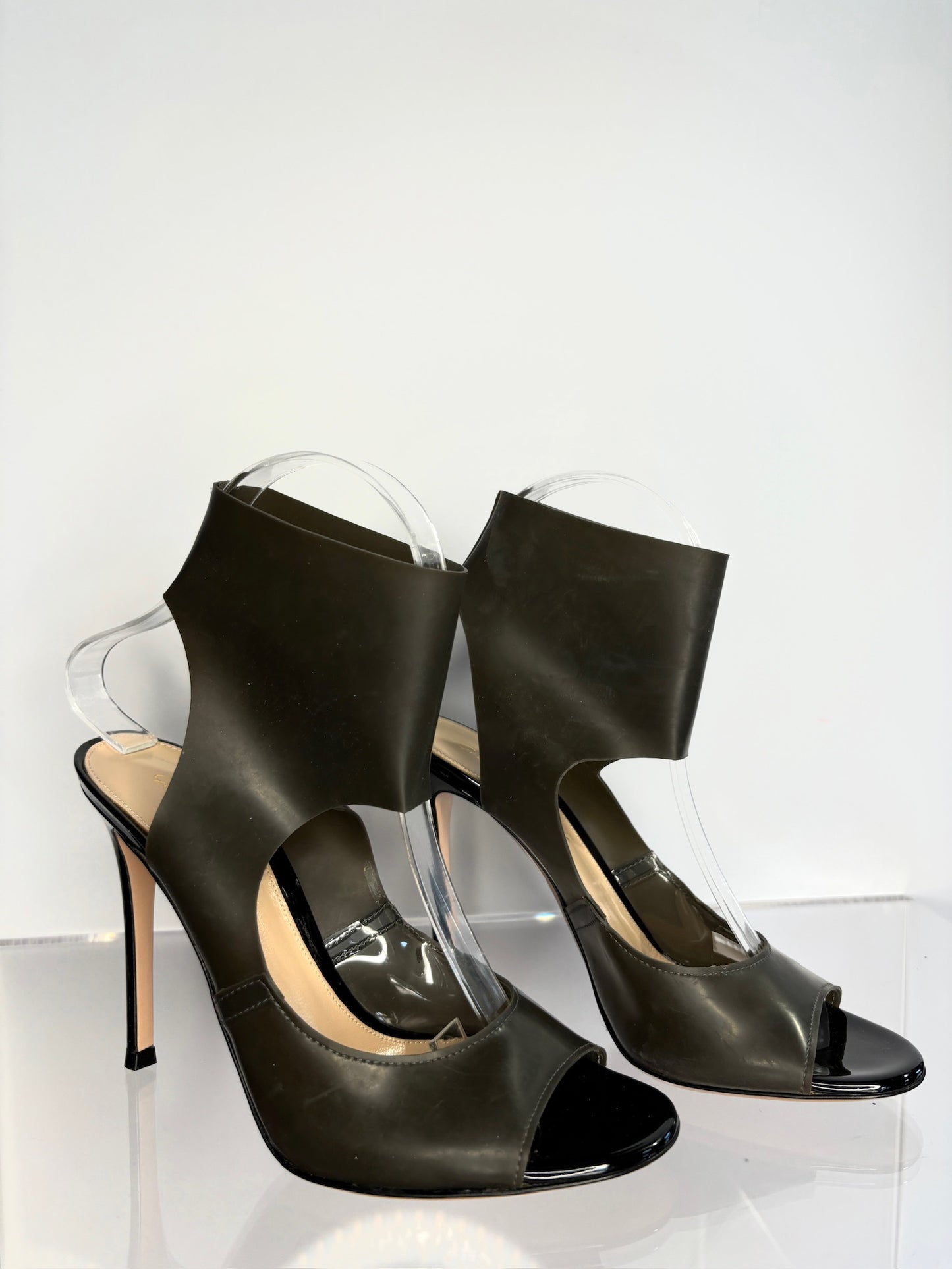 Gianvito Rossi Heel Latex Gray Sandal 37