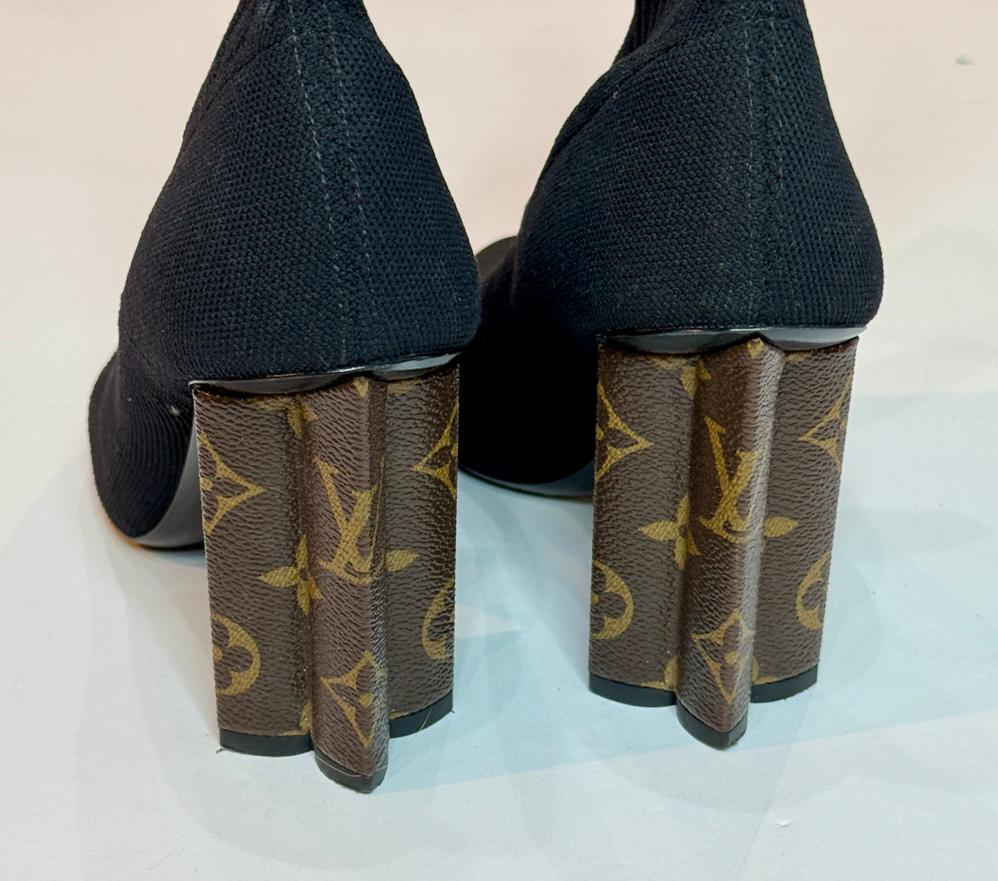 Louis Vuitton Silhouette Ankle Boots 38