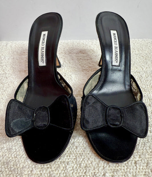 Monolo Blahnik Black Lace Bow Heels 38